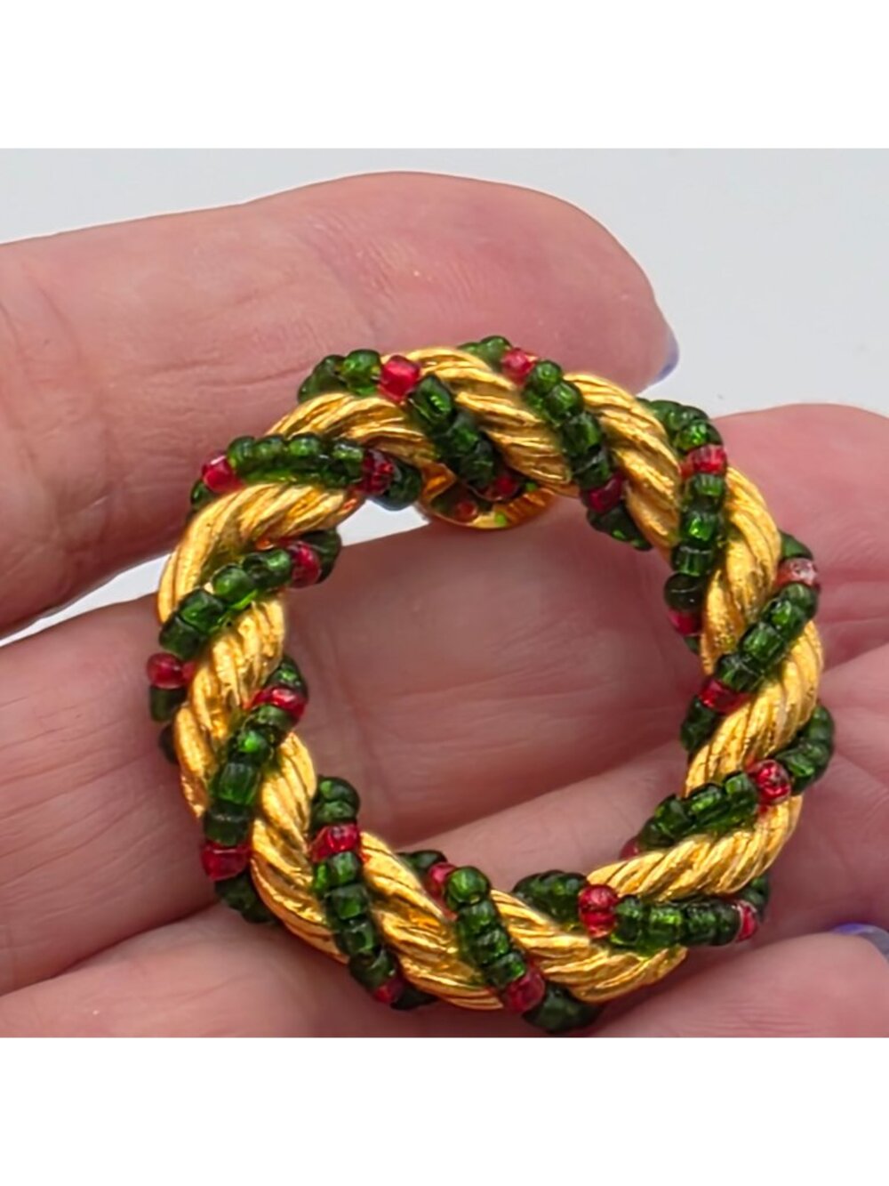 Vintage Wreath Gold-Tone Brooch With Green & Red Beaded Accents 1.5"